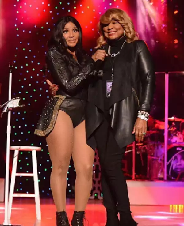 Toni Braxton brings her mum on stage at her concert